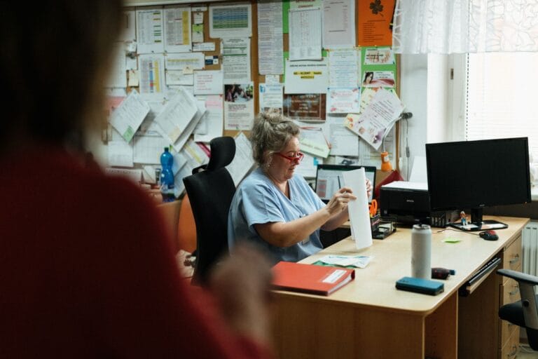 Dokumentacja medyczna na komisję w poradni – checklista dla rodzica