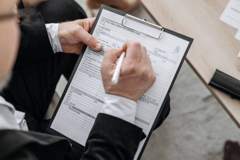 Dokumentacja medyczna na komisję w poradni – checklista dla rodzica
